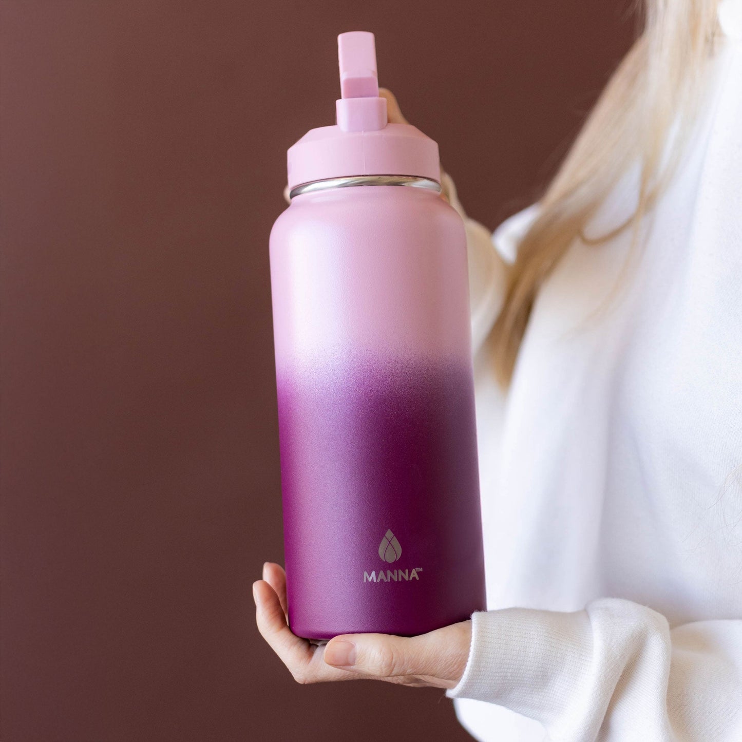 32-oz-powel-bottle-y1 32_Manna_Website_Lifestyles-2.jpg